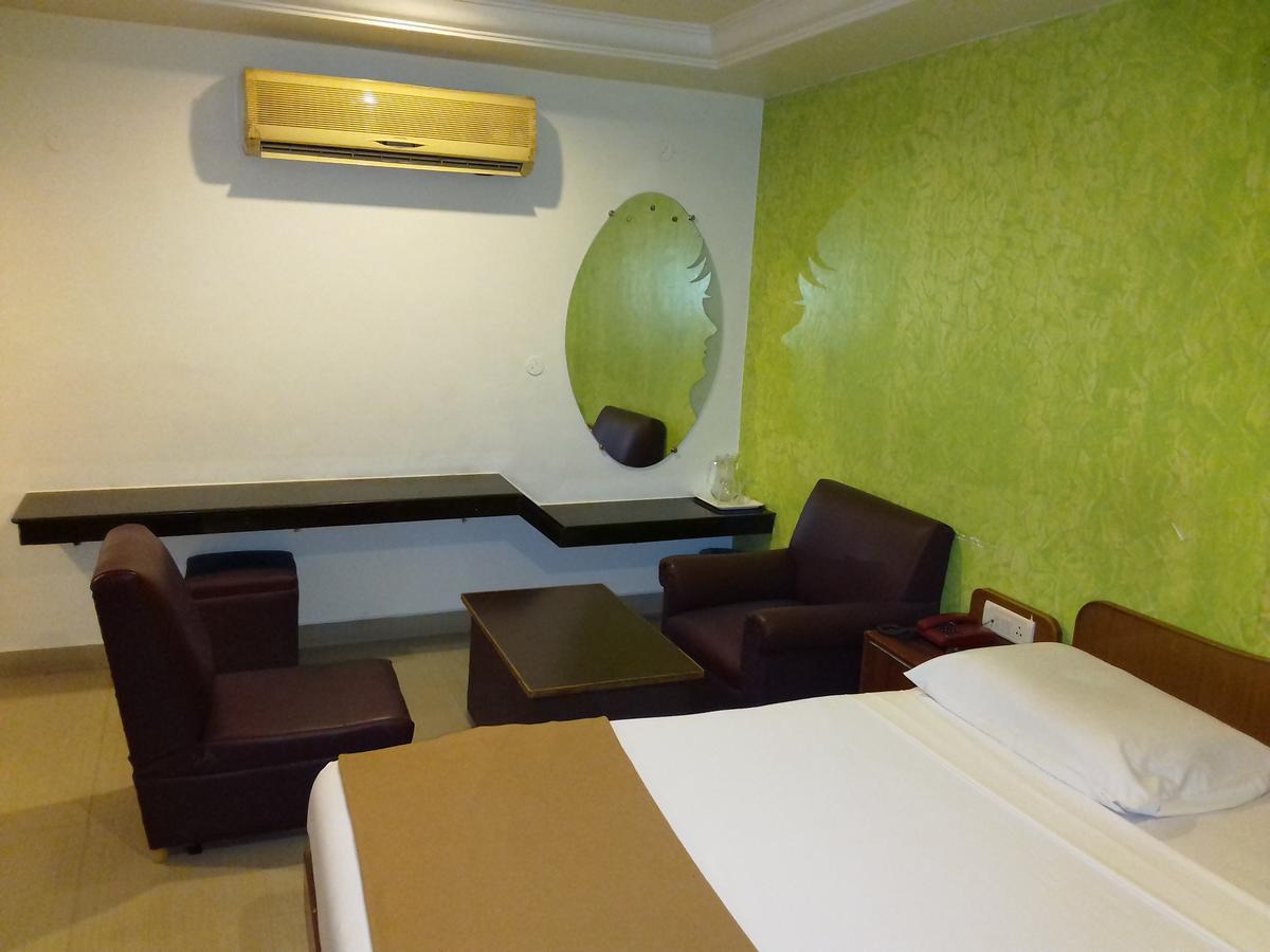 Hotel Sri Srinivasar Residency Vellore Exterior foto